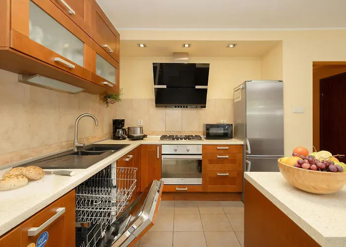 Villa Pine House By Sea